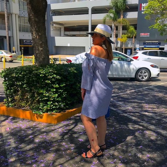 MINI DRESS 🔥 - Picture 1 of 4